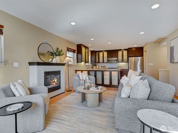 1918 N 46th Street A, Seattle WA 98103