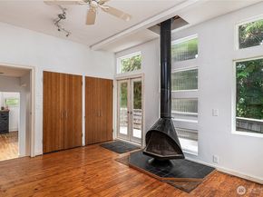 9521 25th Avenue NW, Seattle WA 98117
