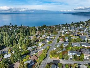 9521 25th Avenue NW, Seattle WA 98117