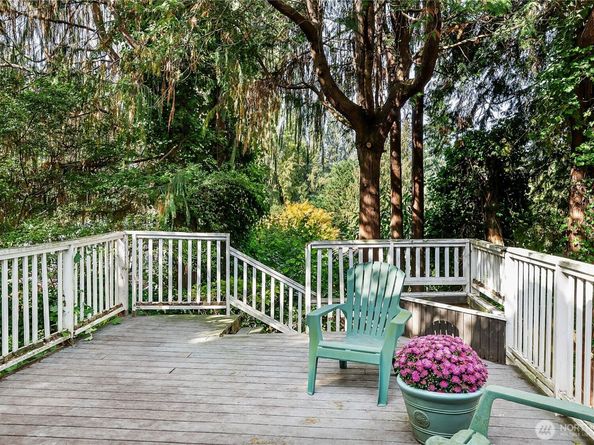 9521 25th Avenue NW, Seattle WA 98117