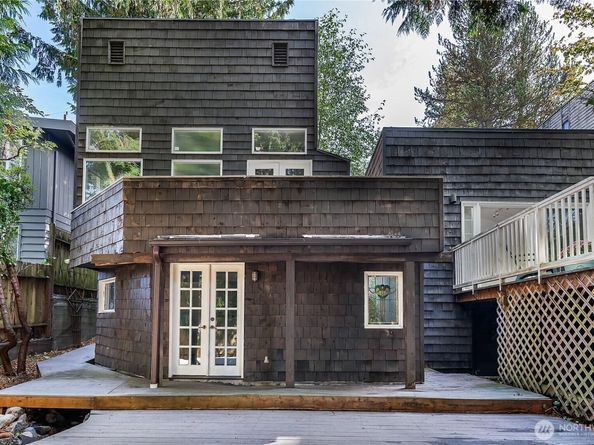 9521 25th Avenue NW, Seattle WA 98117