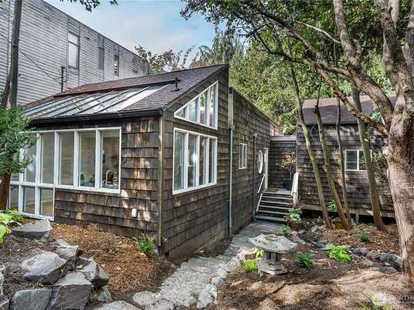 9521 25th Avenue NW, Seattle WA 98117
