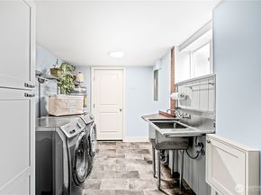 6555 27th Avenue NE, Seattle WA 98115