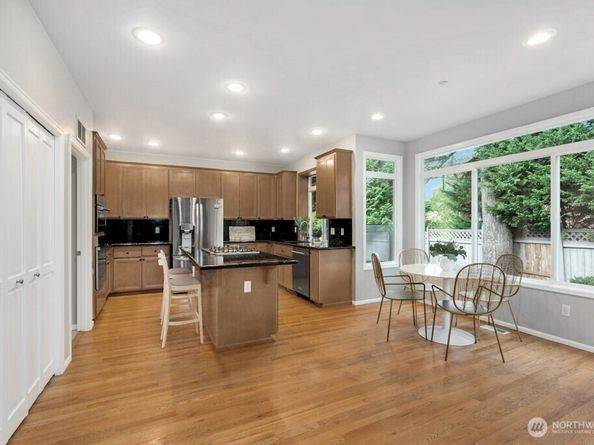 11220 SE 64th Street, Bellevue WA 98006