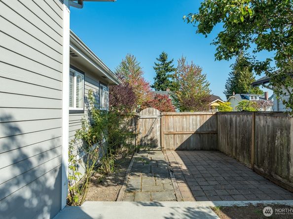1418 Oakes Avenue, Everett WA 98201