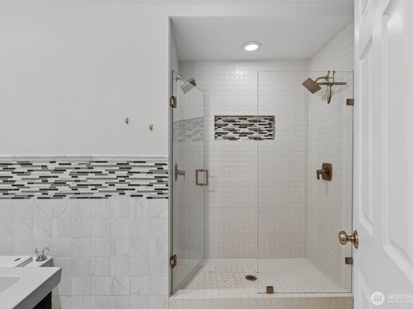 1418 Oakes Avenue, Everett WA 98201