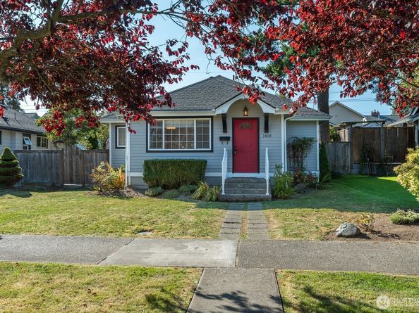 1418 Oakes Avenue, Everett WA 98201