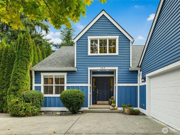 747 Village Circle NW, Bainbridge Island WA 98110