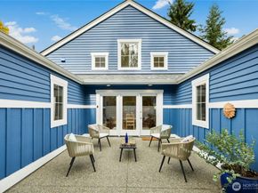 747 Village Circle NW, Bainbridge Island WA 98110