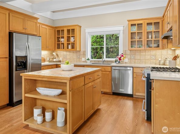 747 Village Circle NW, Bainbridge Island WA 98110