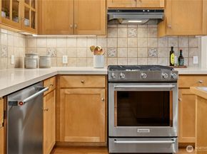 747 Village Circle NW, Bainbridge Island WA 98110
