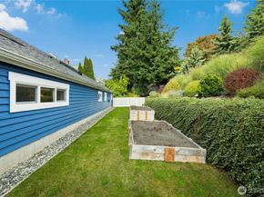 747 Village Circle NW, Bainbridge Island WA 98110