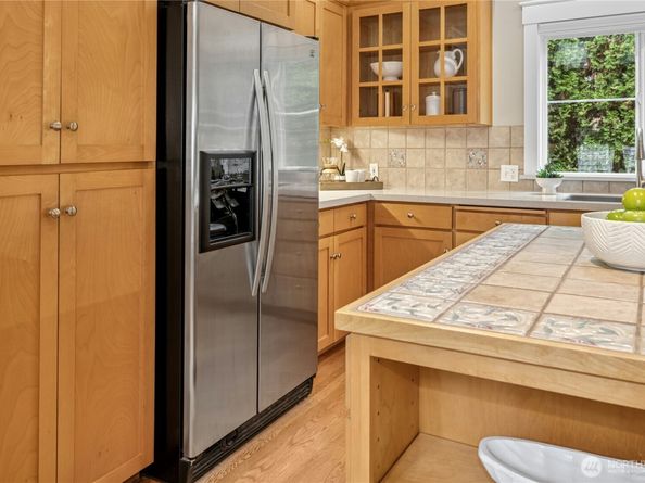 747 Village Circle NW, Bainbridge Island WA 98110