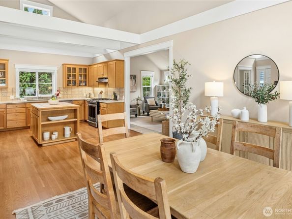 747 Village Circle NW, Bainbridge Island WA 98110