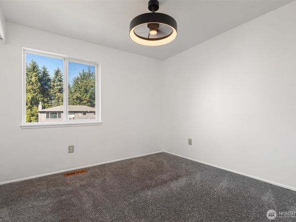 25322 32nd Place S, Kent WA 98032