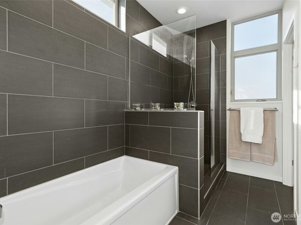 4411 Meridian Avenue N, Seattle WA 98103