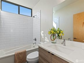 4411 Meridian Avenue N, Seattle WA 98103