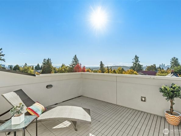 4411 Meridian Avenue N, Seattle WA 98103
