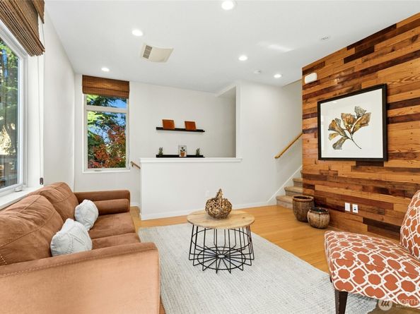 4411 Meridian Avenue N, Seattle WA 98103