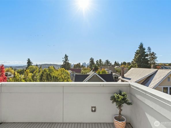 4411 Meridian Avenue N, Seattle WA 98103