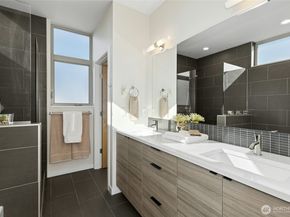 4411 Meridian Avenue N, Seattle WA 98103