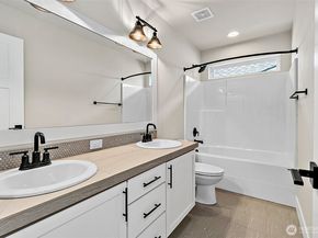 20825 99th Place S, Kent WA 98031