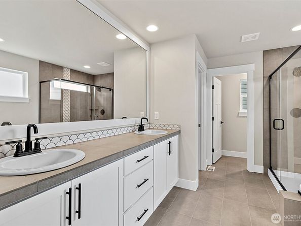 20825 99th Place S, Kent WA 98031