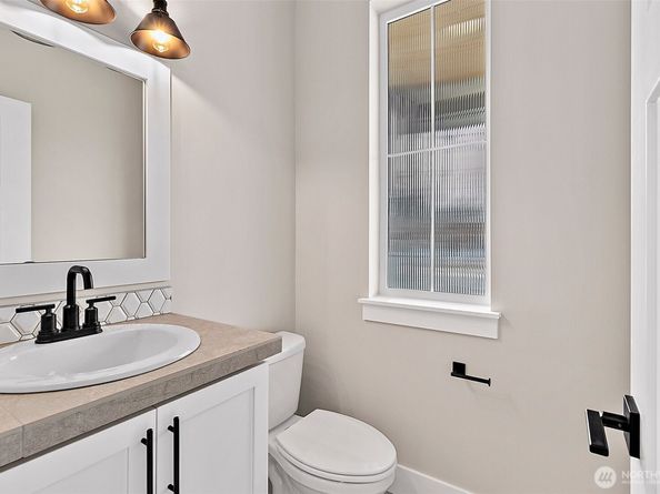20825 99th Place S, Kent WA 98031
