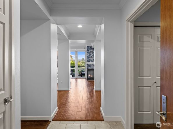 10047 Main Street 311, Bellevue WA 98004