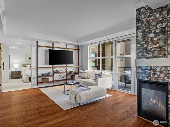 10047 Main Street 311, Bellevue WA 98004