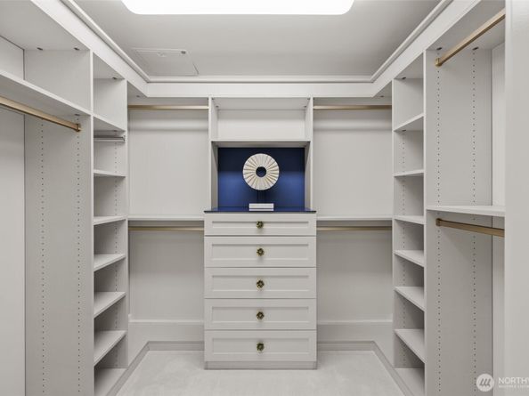 10047 Main Street 311, Bellevue WA 98004