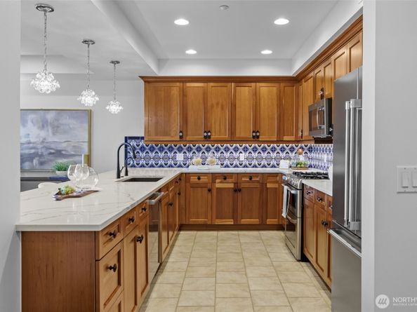 10047 Main Street 311, Bellevue WA 98004