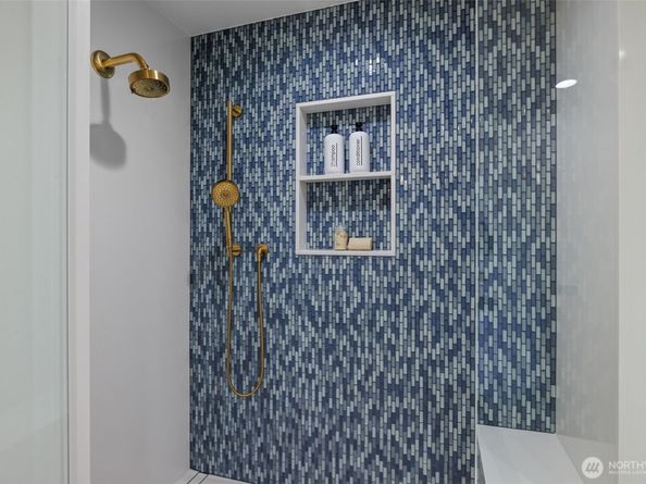 10047 Main Street 311, Bellevue WA 98004