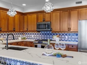 10047 Main Street 311, Bellevue WA 98004