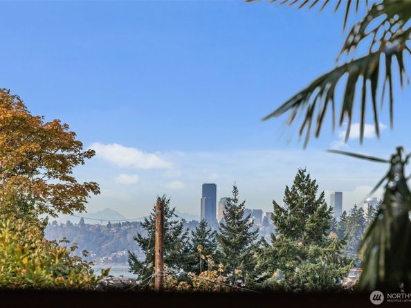 10047 Main Street 311, Bellevue WA 98004