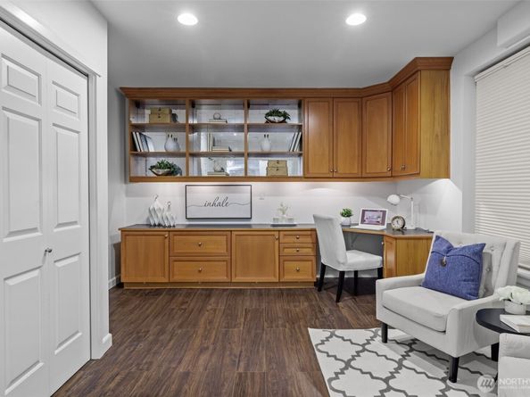 10047 Main Street 311, Bellevue WA 98004