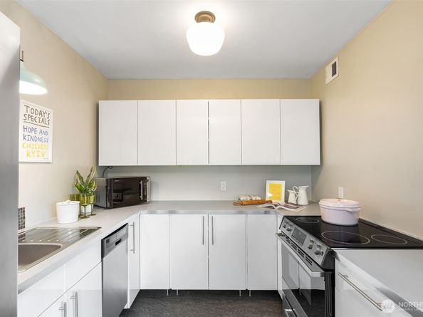 1136 13th Avenue 305, Seattle WA 98122