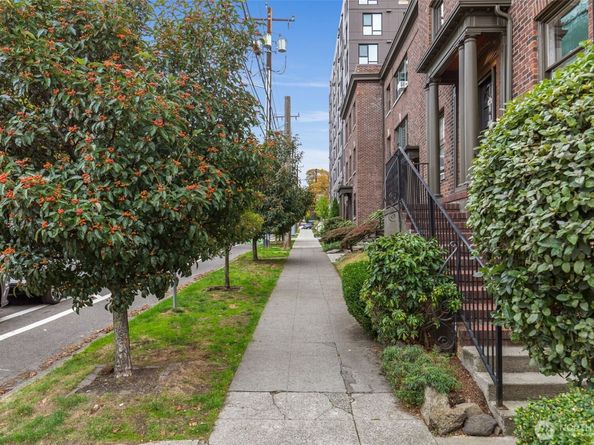 1136 13th Avenue 305, Seattle WA 98122
