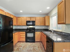 638 Shirehill Street, Bremerton WA 98310