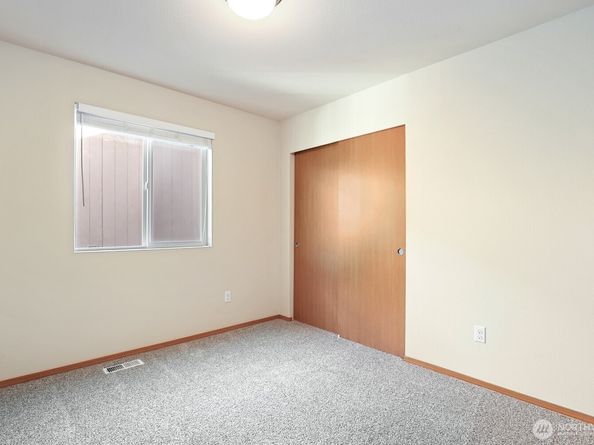 638 Shirehill Street, Bremerton WA 98310