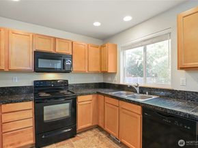 638 Shirehill Street, Bremerton WA 98310