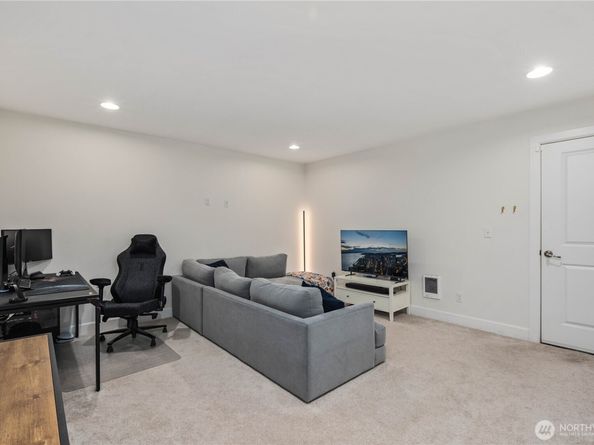 14523 16th Park W B, Lynnwood WA 98087