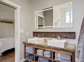 10045 9th Avenue SW, Seattle WA 98146