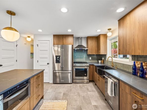 6225 122nd Avenue SE, Bellevue WA 98006