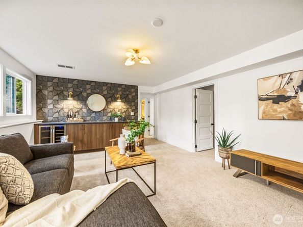 6225 122nd Avenue SE, Bellevue WA 98006