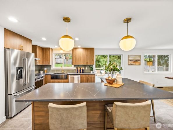 6225 122nd Avenue SE, Bellevue WA 98006