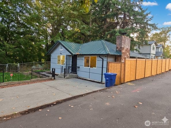 1147 Aberdeen Avenue NE, Renton WA 98030