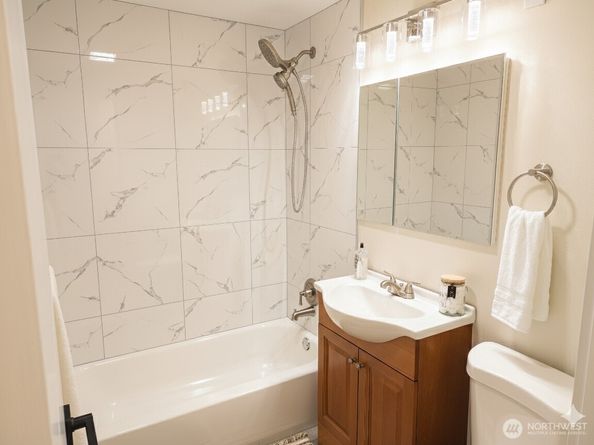 1147 Aberdeen Avenue NE, Renton WA 98030