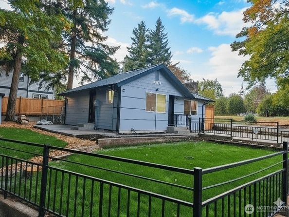 1147 Aberdeen Avenue NE, Renton WA 98030