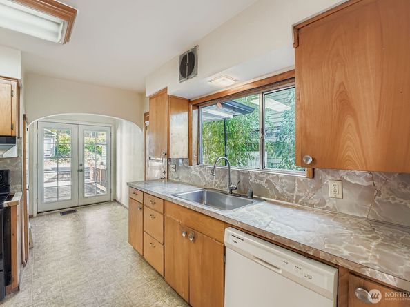 2834 30th Avenue S, Seattle WA 98144